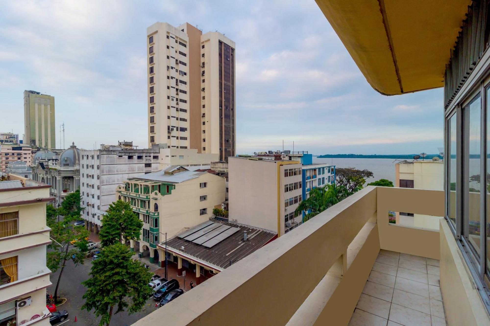 Hotel Malecon Inn Γκουαγιακίλ Εξωτερικό φωτογραφία