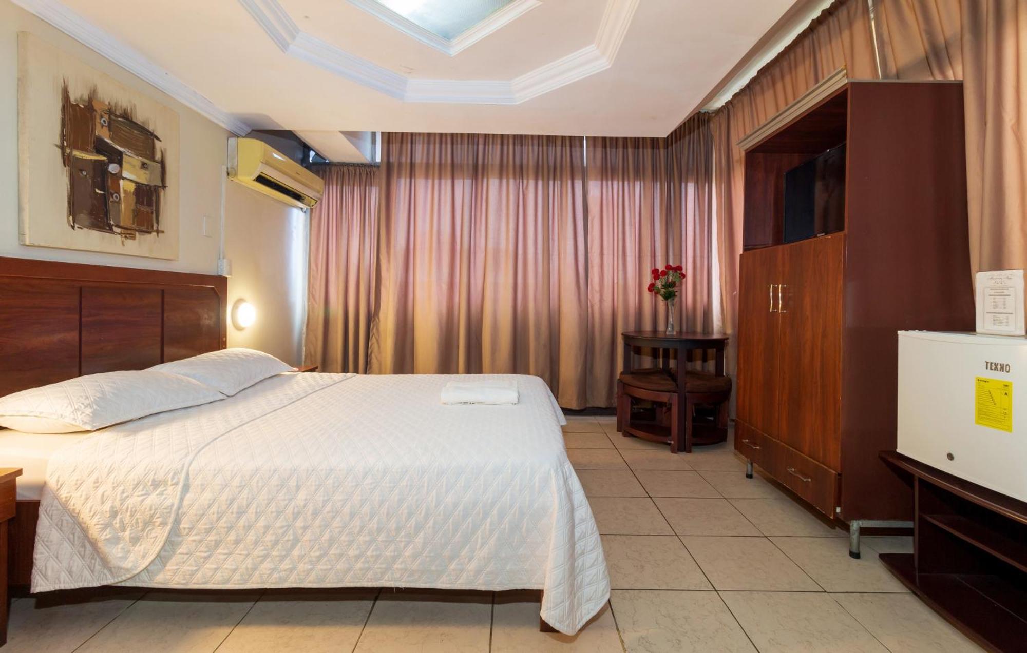 Hotel Malecon Inn Γκουαγιακίλ Εξωτερικό φωτογραφία