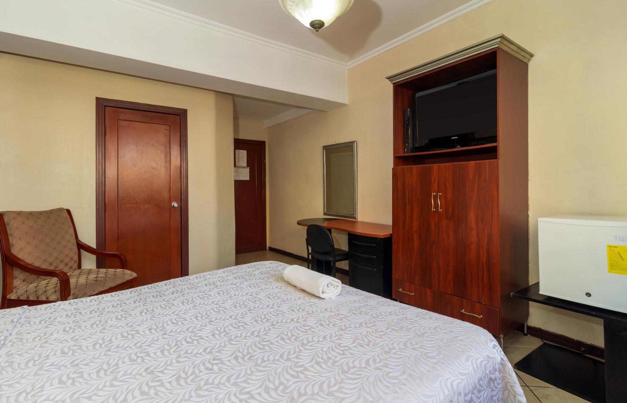 Hotel Malecon Inn Γκουαγιακίλ Εξωτερικό φωτογραφία