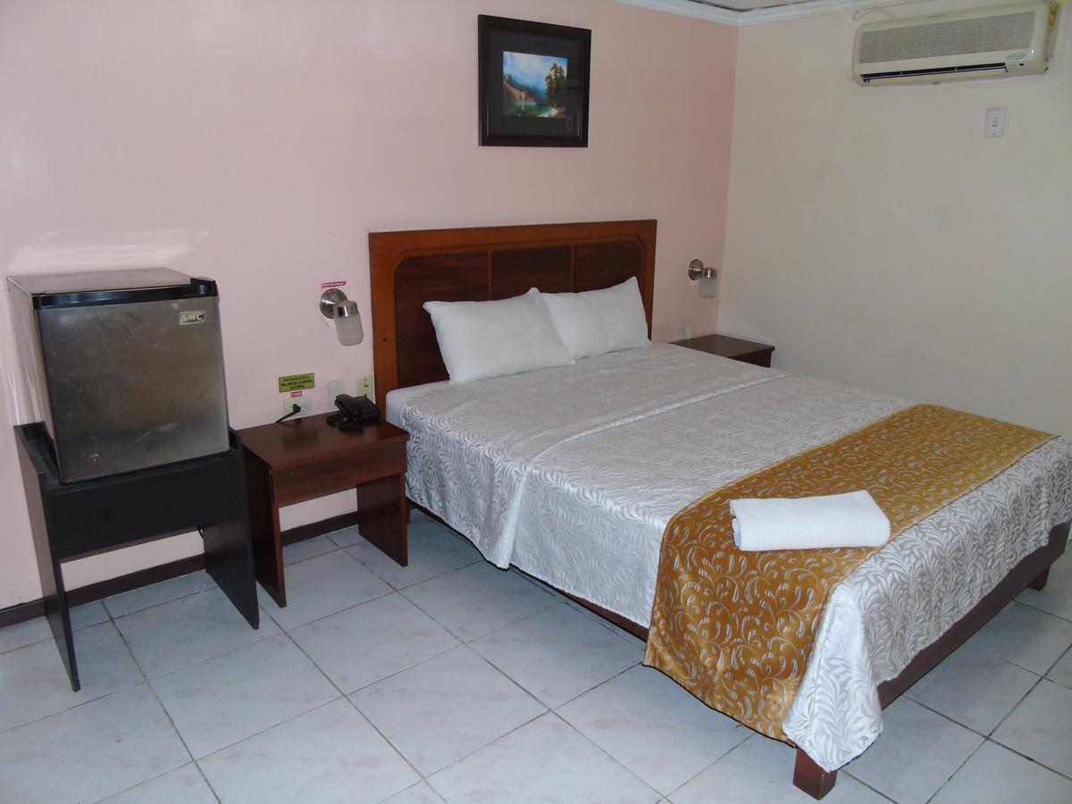 Hotel Malecon Inn Γκουαγιακίλ Εξωτερικό φωτογραφία