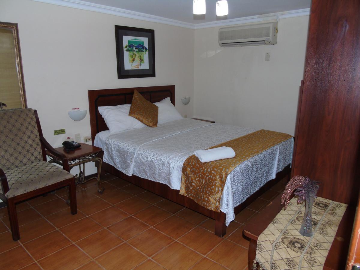 Hotel Malecon Inn Γκουαγιακίλ Εξωτερικό φωτογραφία