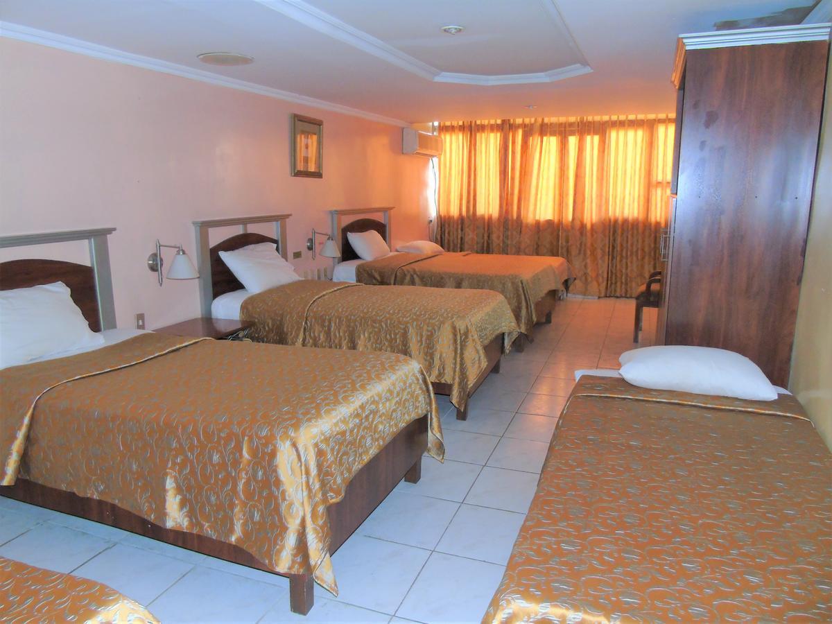 Hotel Malecon Inn Γκουαγιακίλ Εξωτερικό φωτογραφία